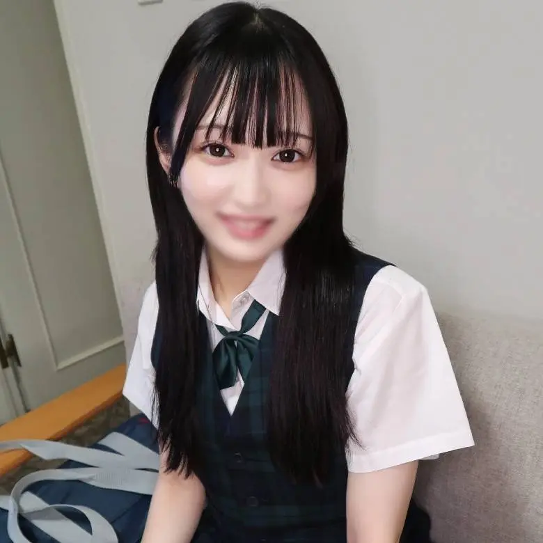 FC2-PPV-4765911 - Exclusive Sale [Limited Time Massive Discount! 20000pt → 2980pt] ＜Uncensored＞ A pure-looking black-haired beauty relaxing in a hotel, devouring each other in uniform. Sighs mixed with erotic, genuine moan