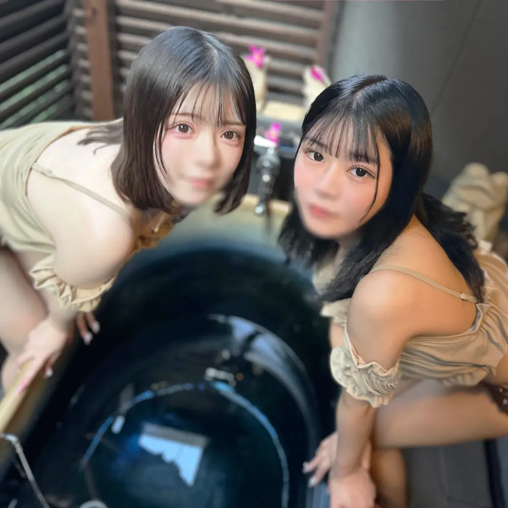 FC2-PPV-4592655 - Exclusive Sale: 60% OFF!* An oil massage from two 21-year-old G-cup beauties. "Do you want to come inside?" Unable to resist the pleasure of being pampered by these cute girls, I end up cumming inside the