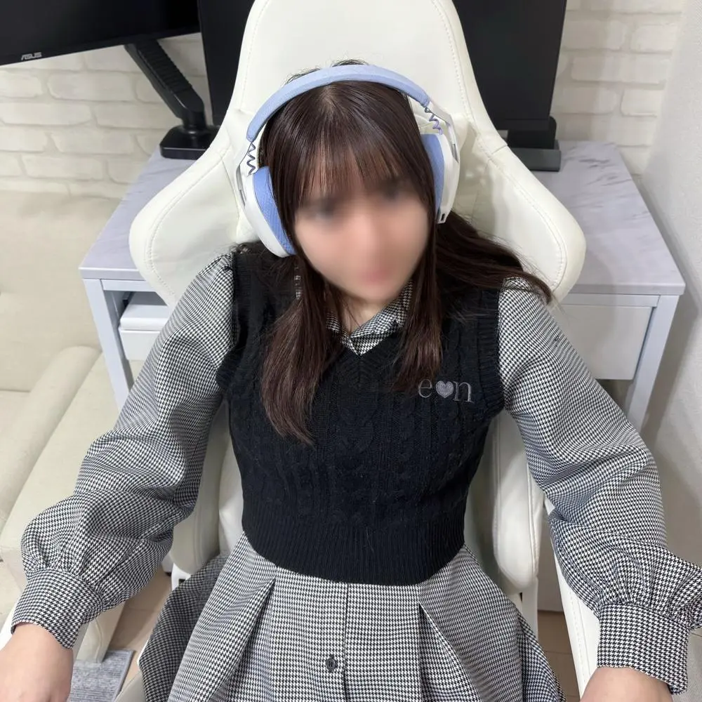 FC2-PPV-4647488 - 50% OFF! My female boss, who looks just like Haru Kawaguchi, took my virginity at my place, and I had the best possible first time