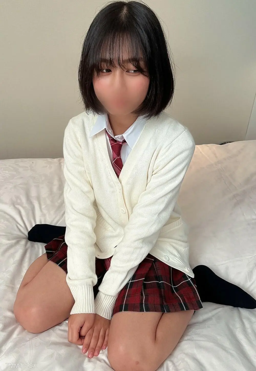 FC2-PPV-3195664 - *View at your own risk. A teenage girl who ran away from home. Her young, tanned, still-developing body squirts and cums nonstop, convulsing wildly. A pitiful girl deceived by an adult—her first-ever blow