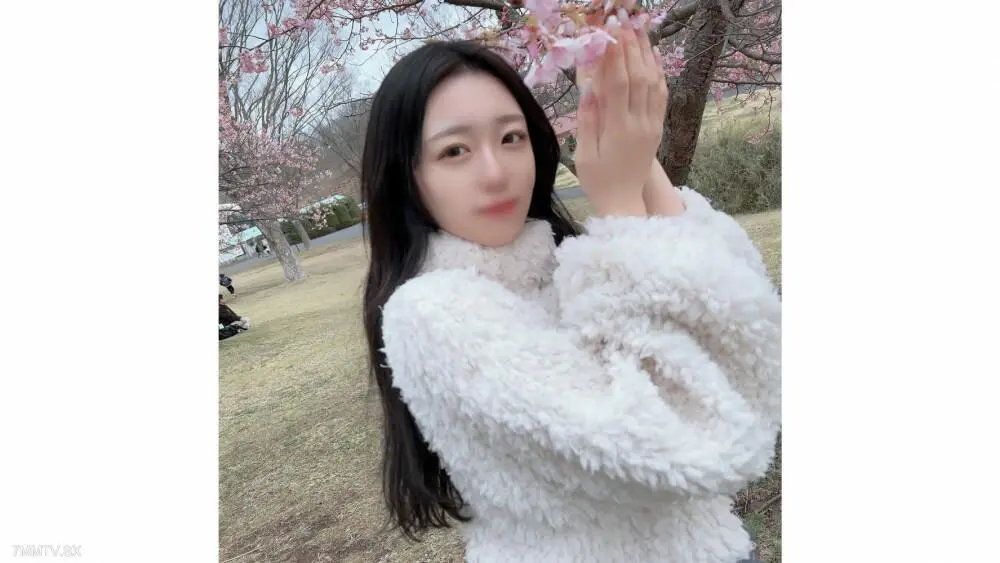 FC2-PPV-4384181 - First Shoot / Exterior! Limited to 3 days! This current college student, who attends a national university and works at a café, is neat and modest on the surface, but in reality, she has a strong sexual a